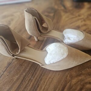 Pelle Moda Tan Women's Heels